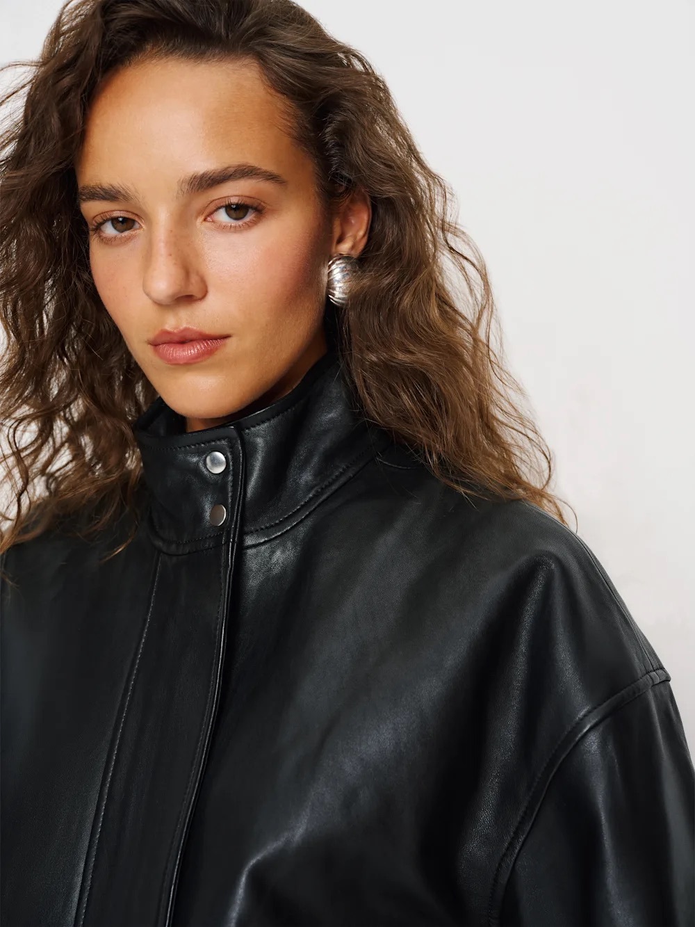 NEW Reformation Veda Harrison Leather Oversized Bomber Jacket, Black XS - Picture 6 of 16